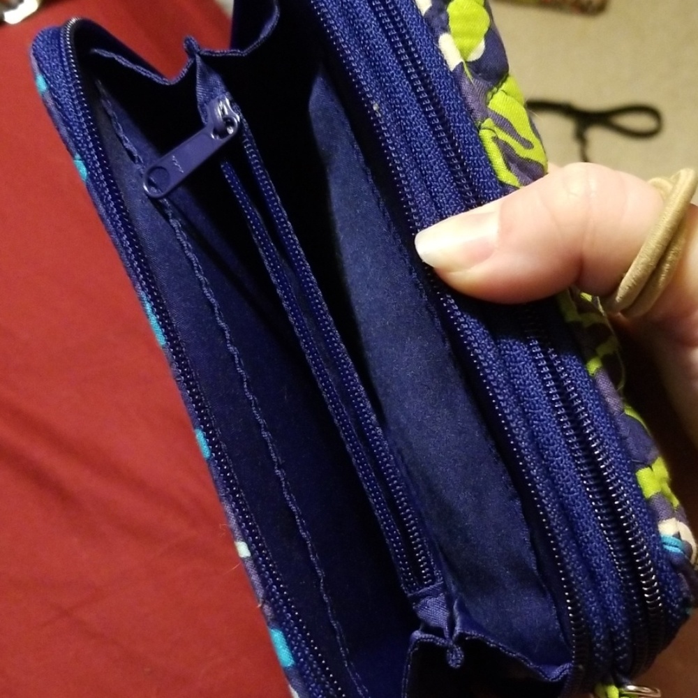 Crossbody - Picture 3 of 4